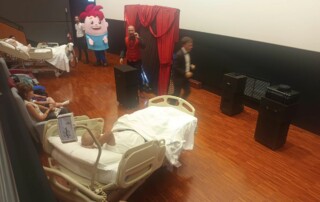 Lampadino e Caramella in sala Medicinema al Policlinico Gemelli 12 giugno 2025.jpg